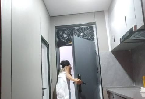 南开天环，秋风卷着最后几片枯叶